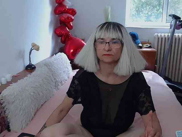MilfDolores webcam