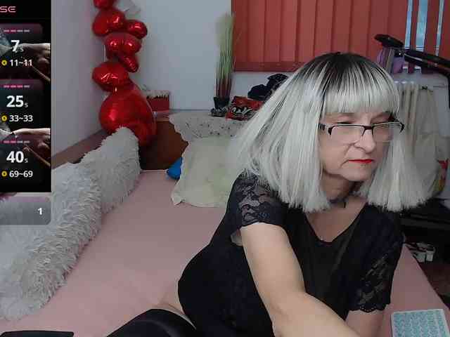 MilfDolores webcam
