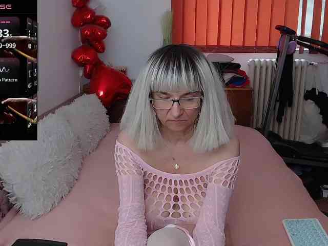 MilfDolores webcam
