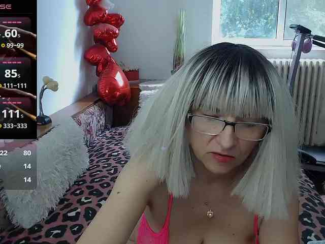 MilfDolores webcam