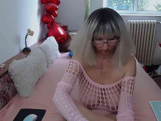 MilfDolores webcam
