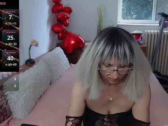MilfDolores webcam