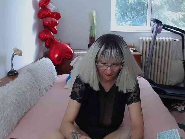 MilfDolores webcam