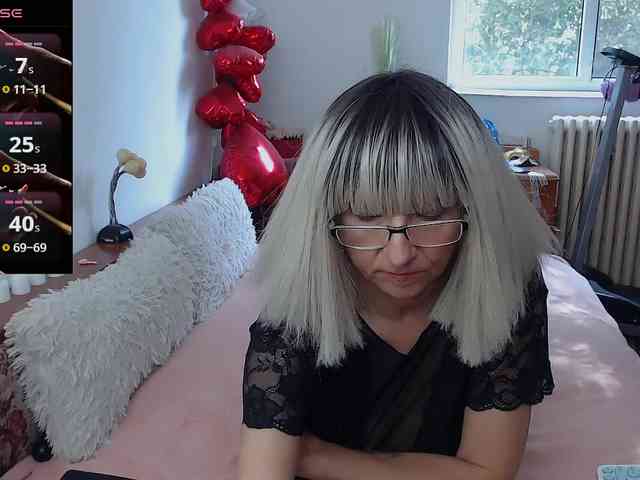 MilfDolores webcam