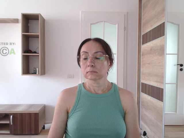 dulcesiomar8 live cam on BongaCams