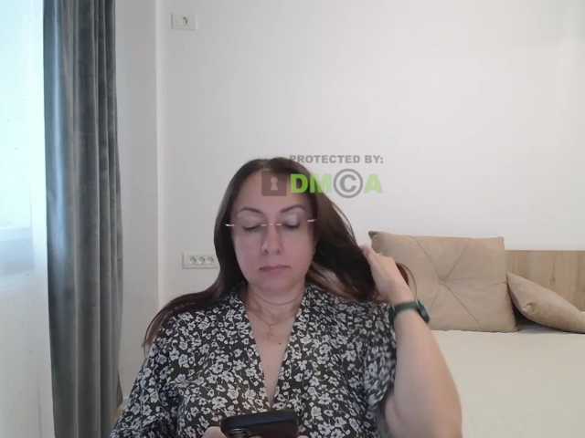 dulcesiomar8 live cam on BongaCams