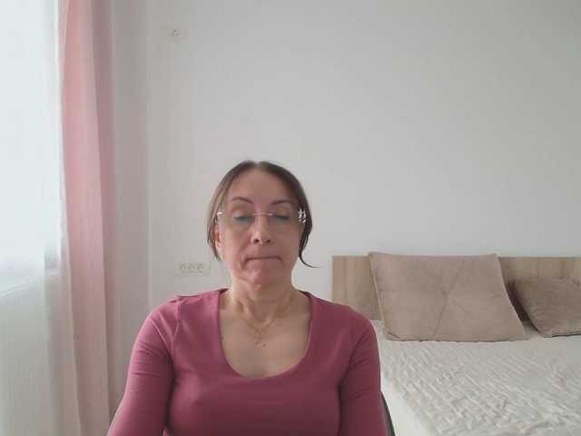 dulcesiomar8 live cam on BongaCams