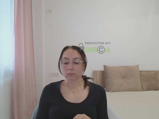 dulcesiomar8 live cam on BongaCams