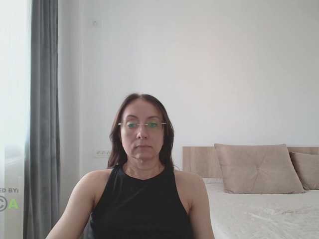 dulcesiomar8 live cam on BongaCams