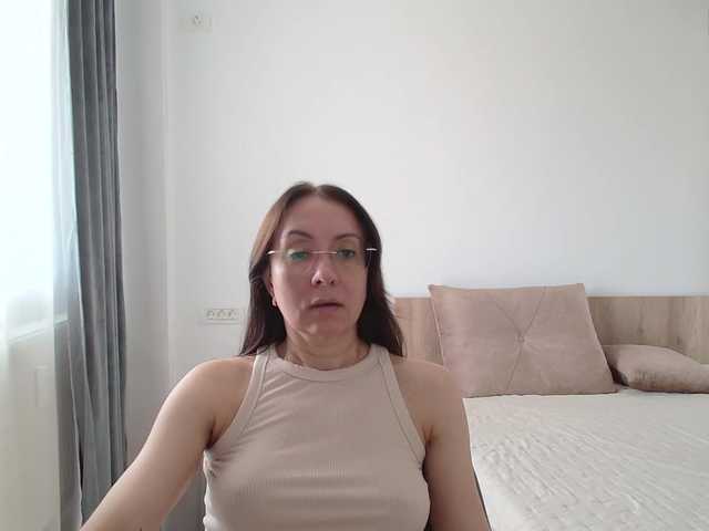 dulcesiomar8 live cam on BongaCams