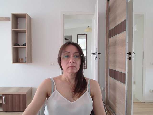 dulcesiomar8 live cam on BongaCams