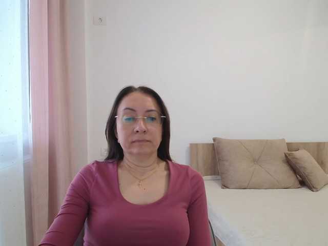 dulcesiomar8 live cam on BongaCams