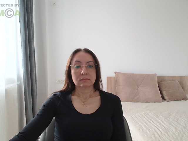 dulcesiomar8 live cam on BongaCams