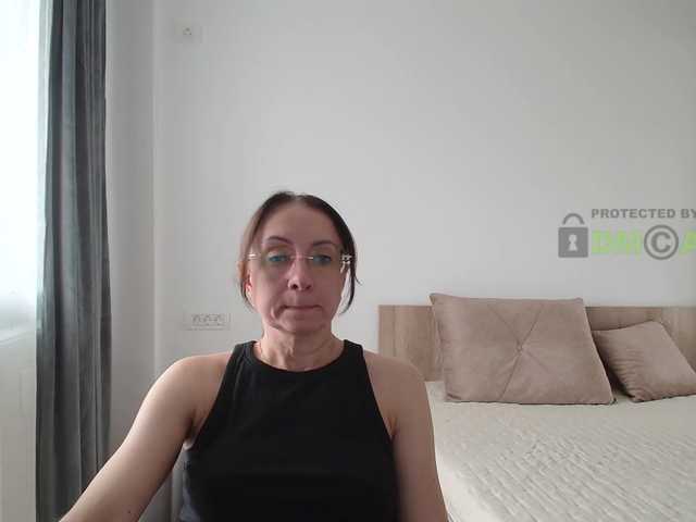 Valerianice live cam preview