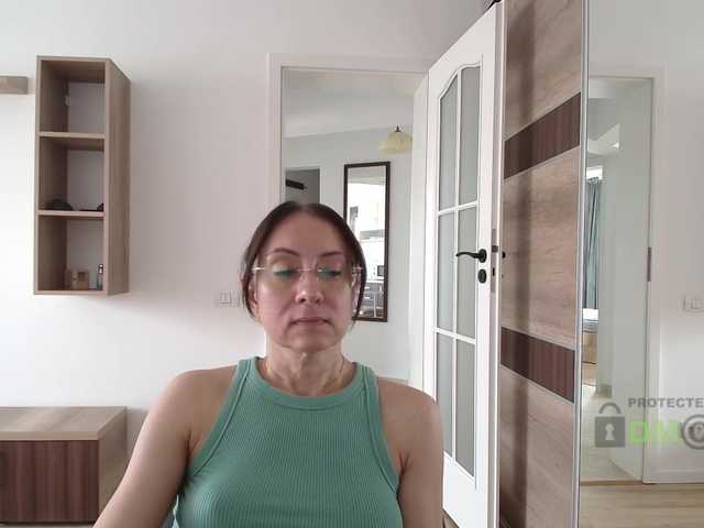 dulcesiomar8 live cam on BongaCams