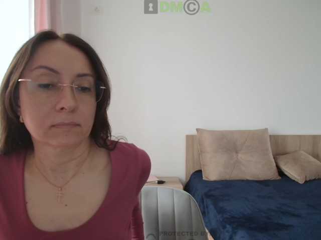 dulcesiomar8 live cam on BongaCams