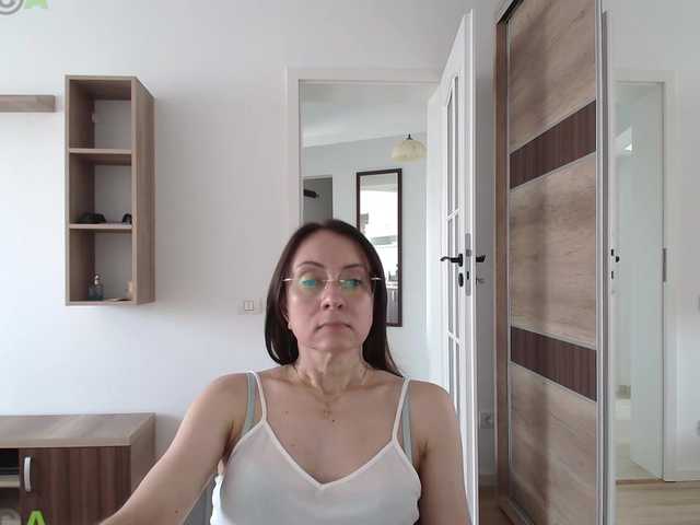dulcesiomar8 live cam on BongaCams