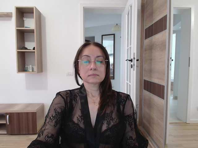 dulcesiomar8 live cam on BongaCams