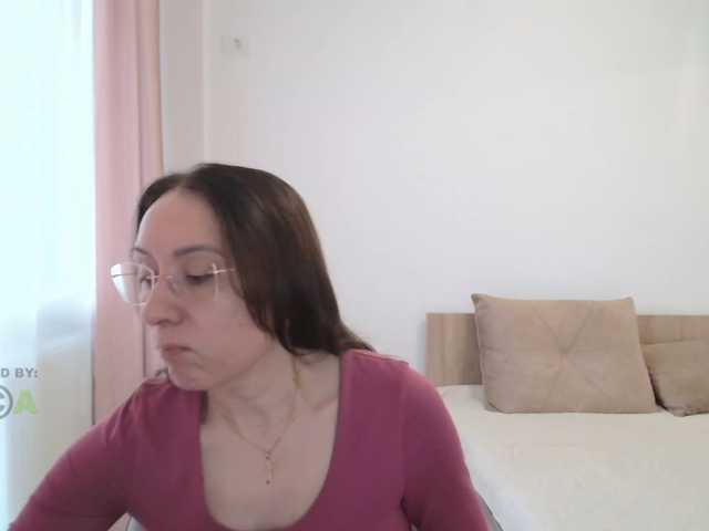 dulcesiomar8 live cam on BongaCams