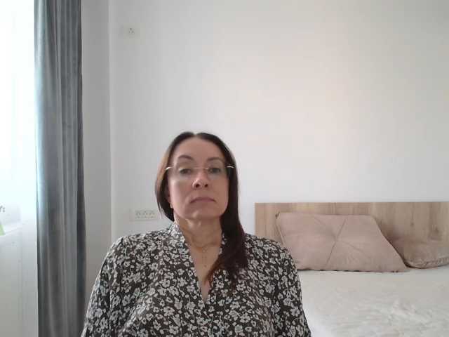 dulcesiomar8 live cam on BongaCams