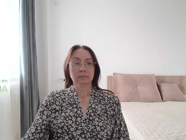 dulcesiomar8 live cam on BongaCams
