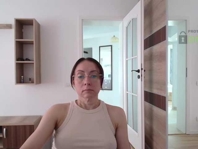 dulcesiomar8 live cam on BongaCams