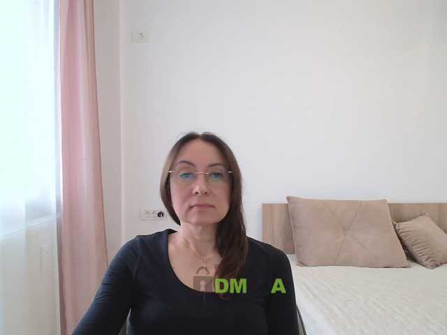 dulcesiomar8 live cam on BongaCams