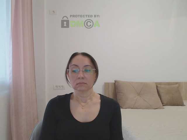 dulcesiomar8 live cam on BongaCams