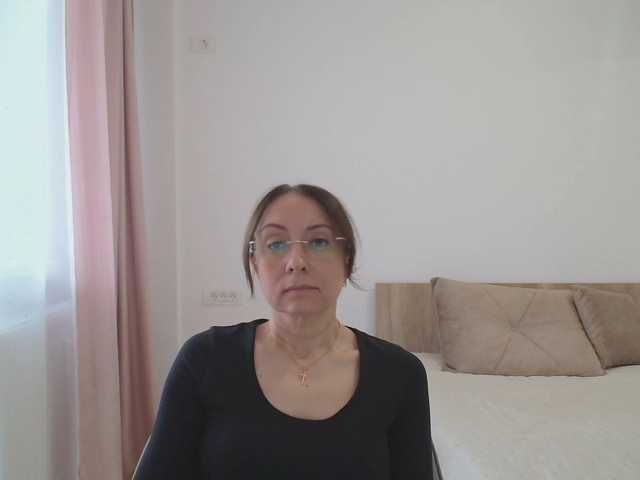 dulcesiomar8 live cam on BongaCams