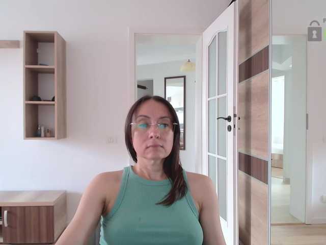 dulcesiomar8 live cam on BongaCams