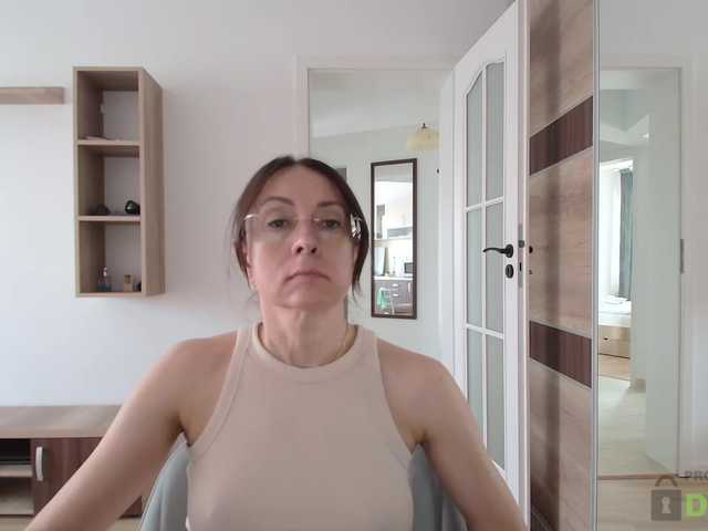 dulcesiomar8 live cam on BongaCams