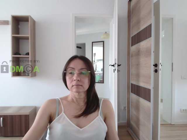 dulcesiomar8 live cam on BongaCams