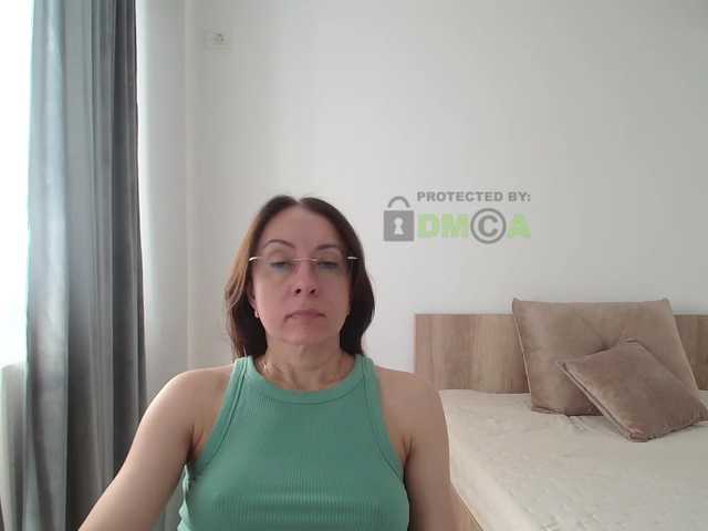 dulcesiomar8 live cam on BongaCams