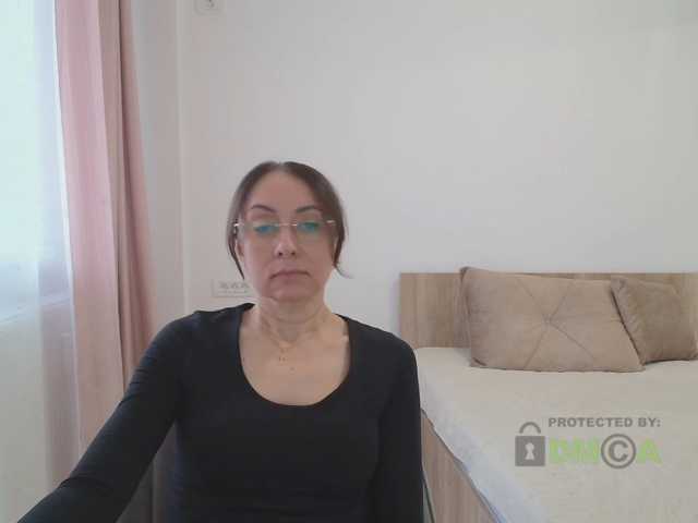 dulcesiomar8 live cam on BongaCams
