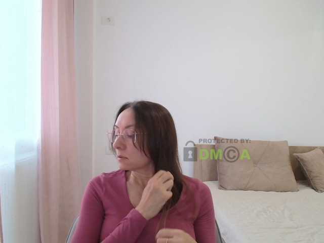 dulcesiomar8 live cam on BongaCams