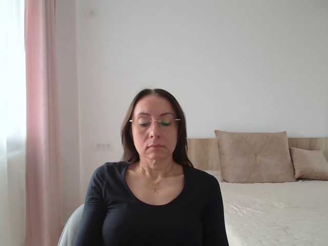 dulcesiomar8 live cam on BongaCams