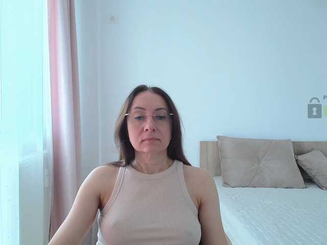 dulcesiomar8 live cam on BongaCams