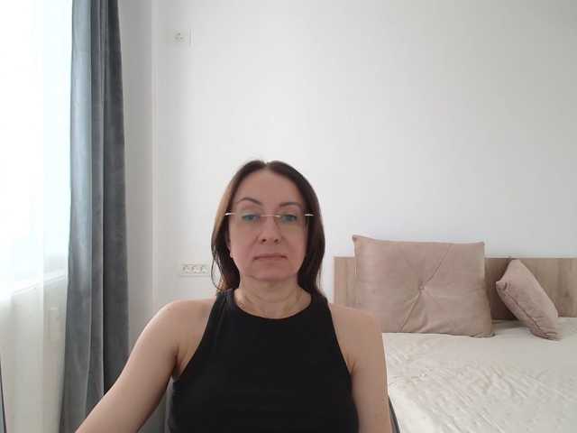 dulcesiomar8 live cam on BongaCams