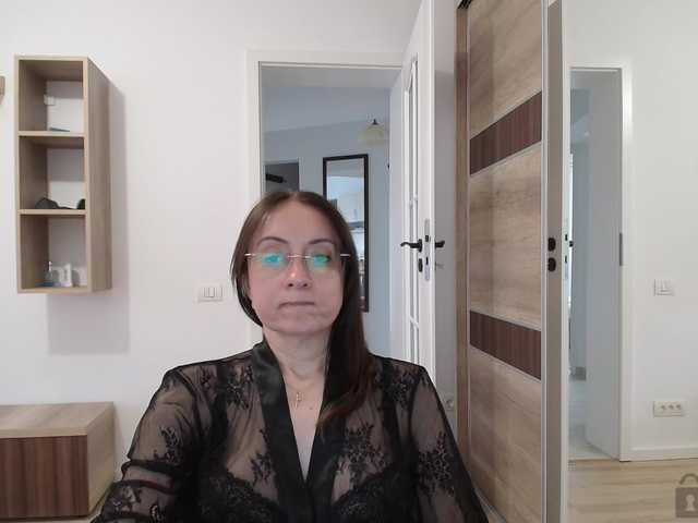 dulcesiomar8 live cam on BongaCams