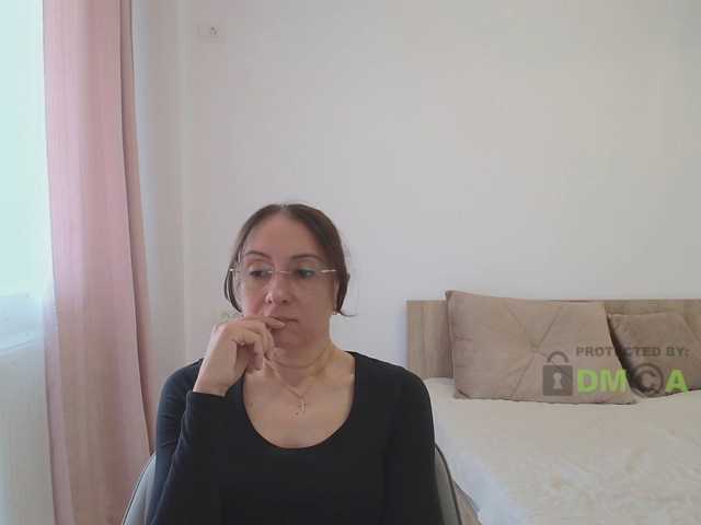 dulcesiomar8 live cam on BongaCams