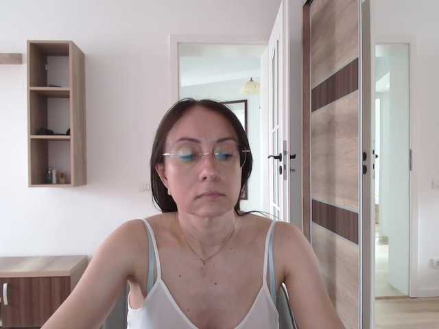 dulcesiomar8 live cam on BongaCams