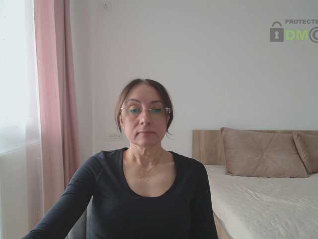 dulcesiomar8 live cam on BongaCams
