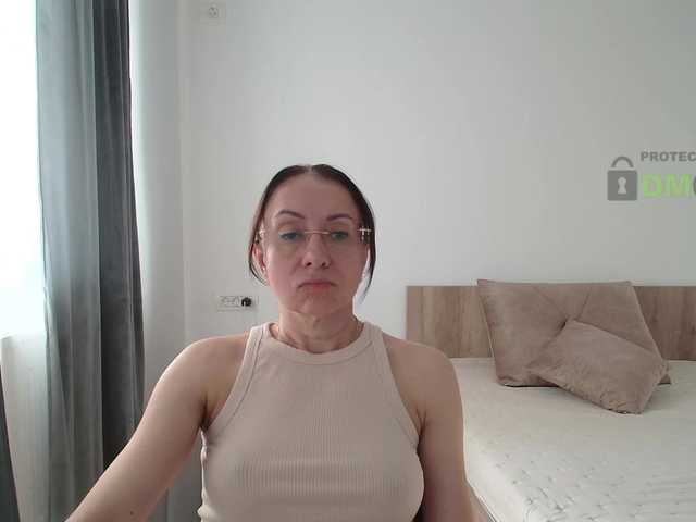 dulcesiomar8 live cam on BongaCams