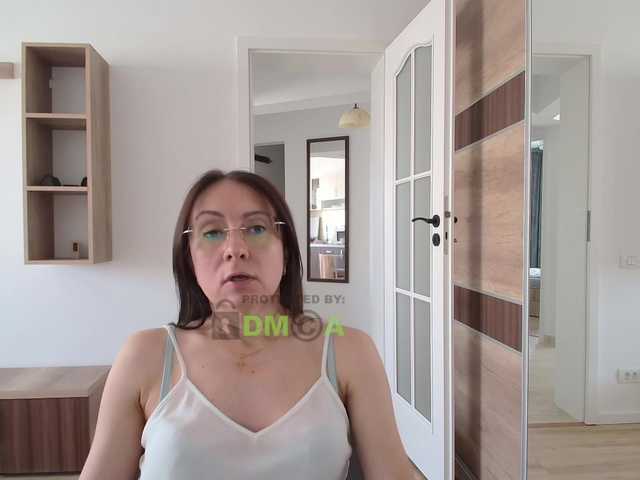 dulcesiomar8 live cam on BongaCams