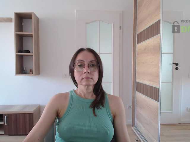 dulcesiomar8 live cam on BongaCams