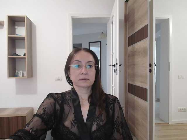 dulcesiomar8 live cam on BongaCams