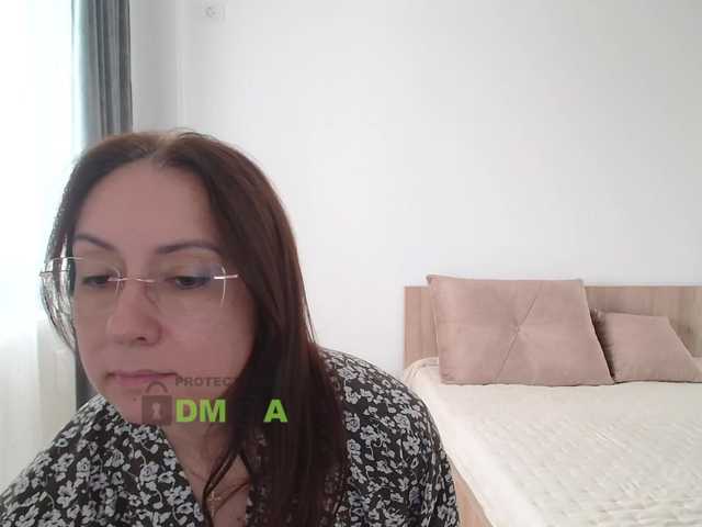 dulcesiomar8 live cam on BongaCams