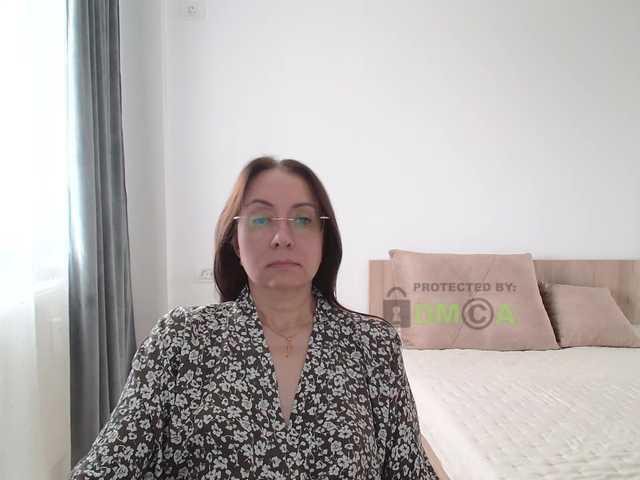 dulcesiomar8 live cam on BongaCams