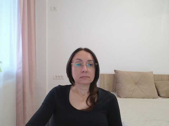 dulcesiomar8 live cam on BongaCams