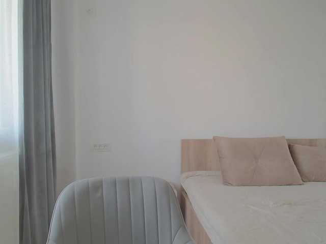 Valerianice live cam preview